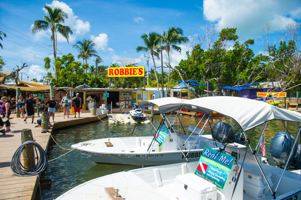 Islamadora,,Florida,,Usa,-,September,,2018:,Tourists,Gather,On,A